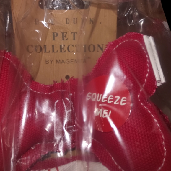 Rae Dunn Deck The Paws 6" Pet Bowl with Bandana & Toys - Picture 7 of 9